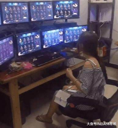 金牌dnf私服 金牌dnf私服